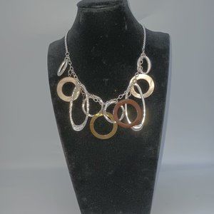 Necklace taupeme. silver